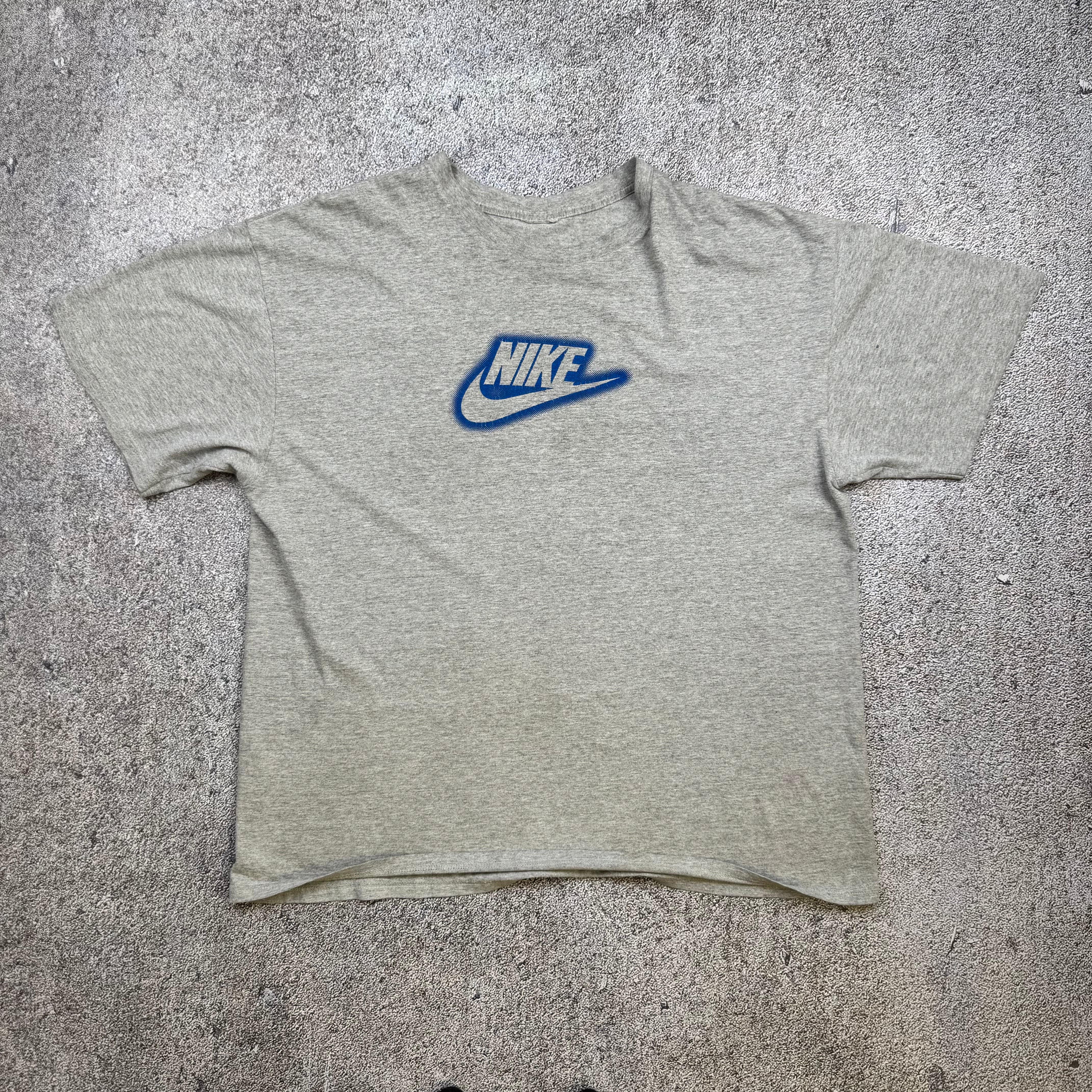NIKE